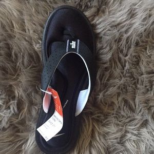 BRAND NEW NIKE FLIP FLOPS